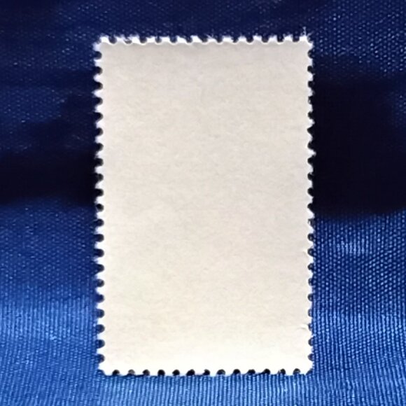 Uncirculated USA 1976 Olympics: Skiing 13 Cent Stamp!! - Picture 2 of 2